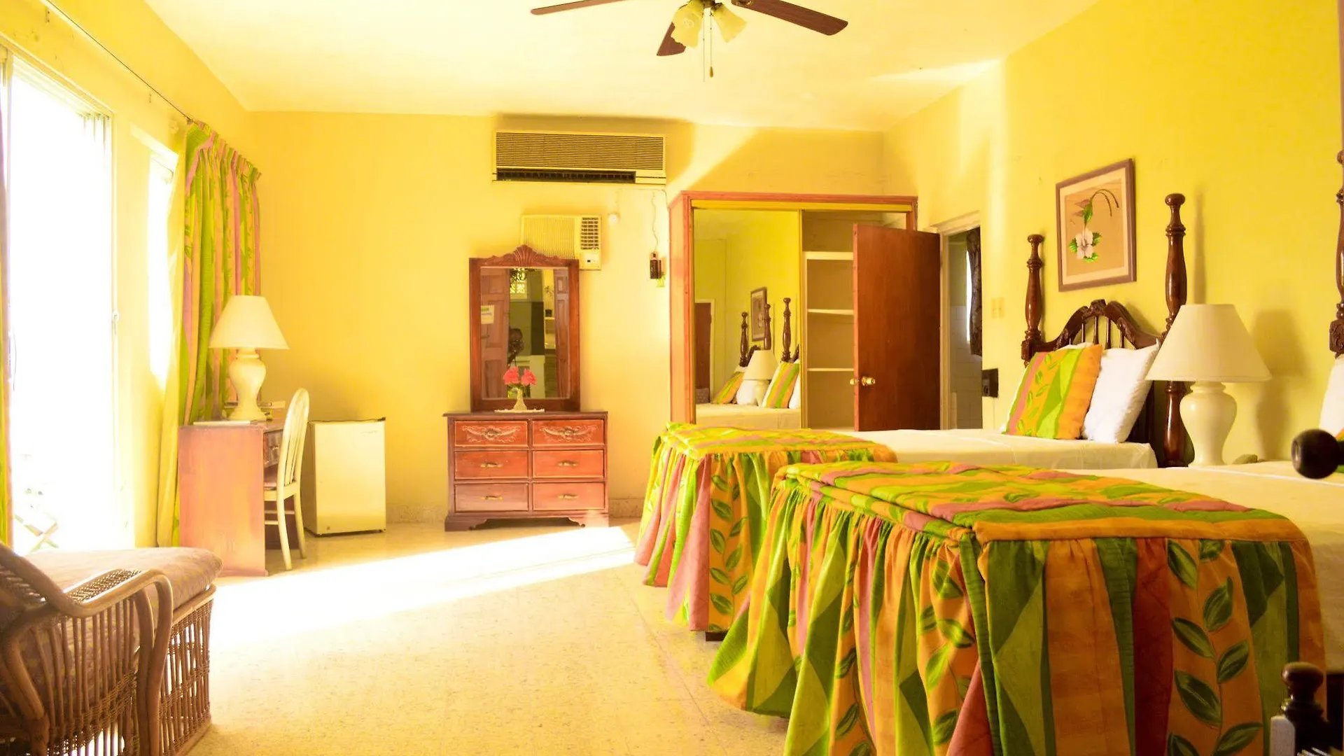 מונטגו ביי Sahara De La Mer Hotel